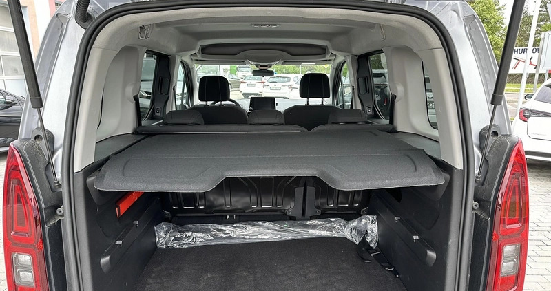 Toyota Proace City Verso cena 106000 przebieg: 13400, rok produkcji 2022 z Nowogród małe 137